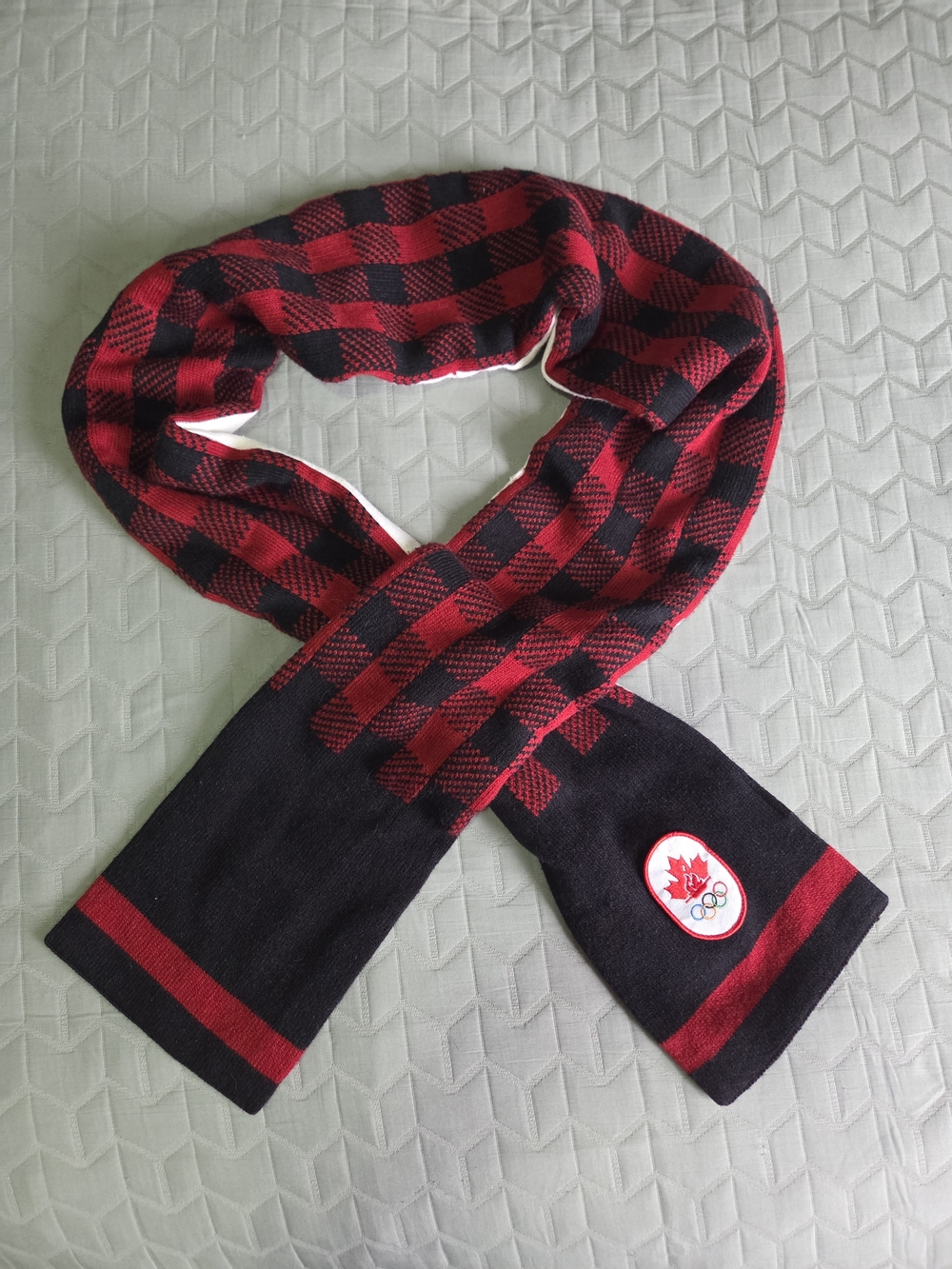 Hudson’s Bay Team Canada Olympic Scarf Red Black Buffalo Plaid Wool Knit - Picture 6 of 8